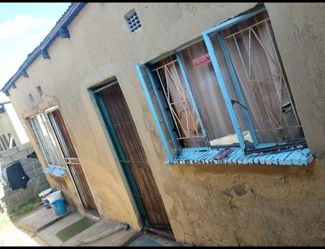 5 BEDROOM HOUSE FOR SALE IN TEMBISA CENTRAL
